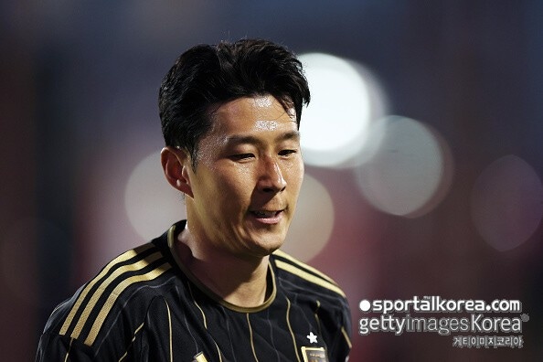 [속보] 손흥민 '우승 꿈', 日 골키퍼 때문에 좌절되나 'GK 다이렉트 롱패스→칩슛' 선제골 허용...LAFC, 0-1 끌려가는 중 (전반 진행)